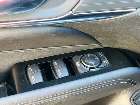 Used 2025 Cadillac CT4 Luxury RWD image 18