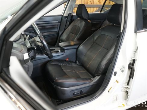 Used 2019 Nissan Altima 2.5 SR FWD image 13
