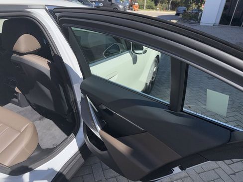 Certified 2024 BMW 530i w/ Luxury Seating Package image 25