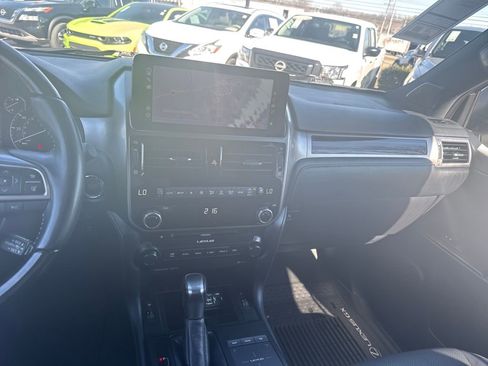Used 2023 Lexus GX 460 Premium w/ Premium Package image 19