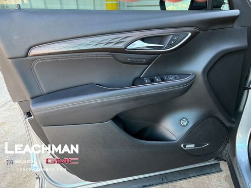 Certified 2023 Buick Envision Avenir image 3