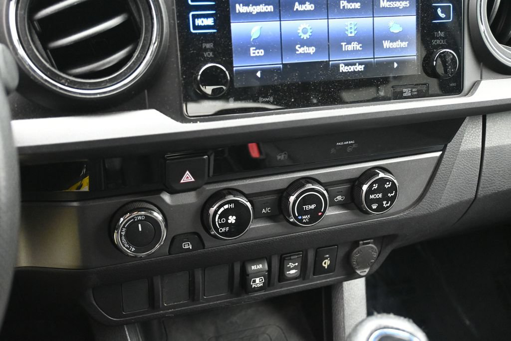 Used 2018 Toyota Tacoma TRD Sport AWD/4WD image 17