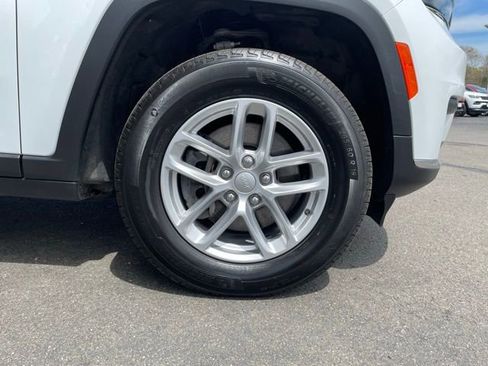 Used 2025 Jeep Grand Cherokee L Laredo AWD/4WD image 37