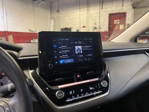 Used 2025 Toyota Corolla LE image 21