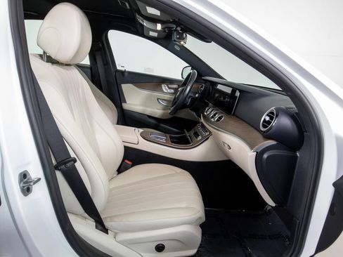 Used 2022 Mercedes-Benz E 350 Sedan w/ AMG Line Exterior image 9