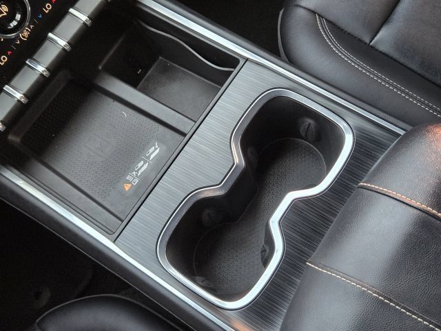 Used 2025 GMC Acadia Elevation w/ Elevation Premium Package FWD image 19