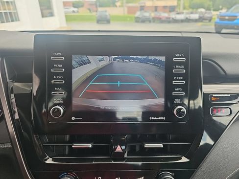 Used 2021 Toyota Camry SE FWD image 16
