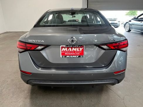 Used 2022 Nissan Sentra SV FWD image 4