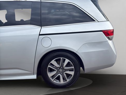 Used 2015 Honda Odyssey Touring image 24