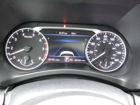 Used 2025 Nissan Sentra SR w/ SR Premium Package FWD image 14