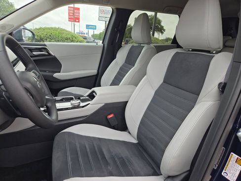 Used 2025 Mitsubishi Outlander SE FWD image 10
