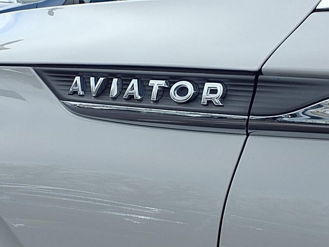 Used 2023 Lincoln Aviator Reserve w/ Equipment Group 201A AWD/4WD image 10