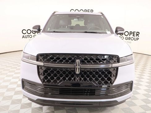 New 2025 Lincoln Navigator Reserve w/ Jet Appearance Package AWD/4WD image 10