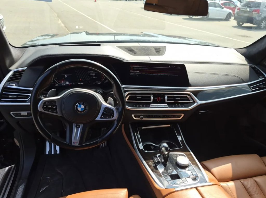 Used 2021 BMW X7 xDrive40i w/ M Sport Package AWD/4WD image 3