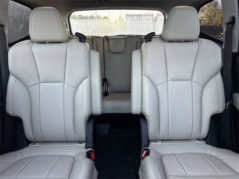 New 2025 Subaru Ascent Limited image 34