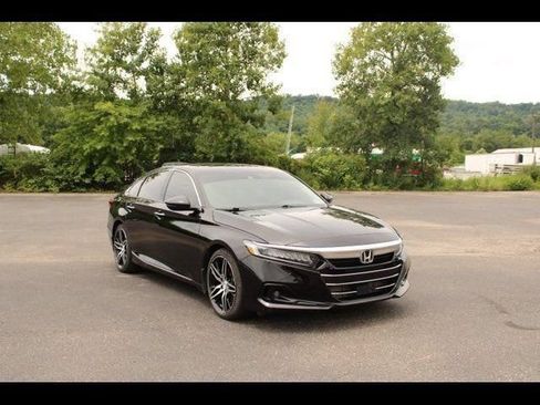 Used 2021 Honda Accord Touring image 2