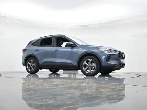 New 2026 Ford Escape ST-Line w/ Cold Weather Package image 32