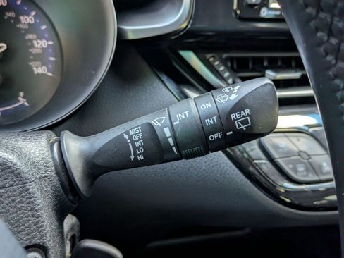 Used 2018 Toyota C-HR XLE FWD image 16