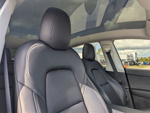 Used 2021 Tesla Model Y 2WD image 11