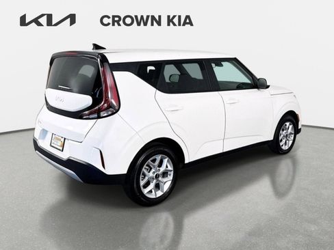 Certified 2025 Kia Soul LX w/ LX Technology Package FWD image 5