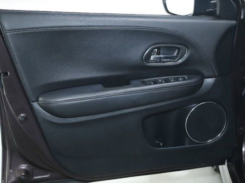 Used 2020 Honda HR-V Touring image 21