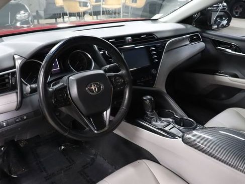 Used 2018 Toyota Camry SE FWD image 12