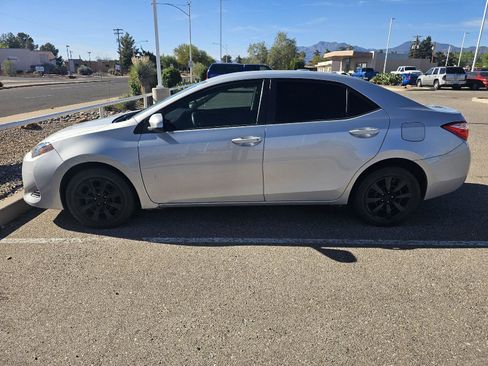 Used 2019 Toyota Corolla LE image 2