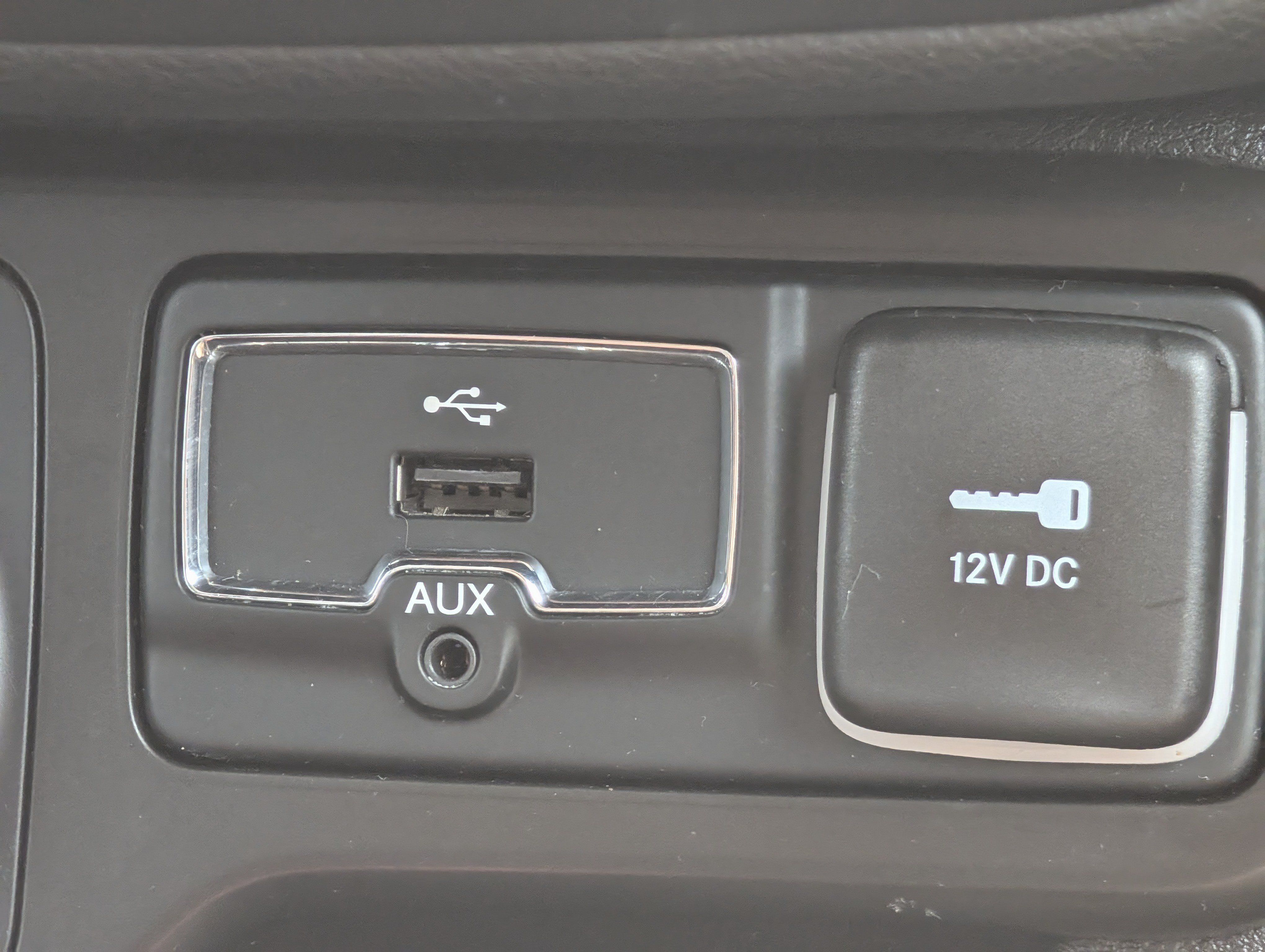 Used 2022 Jeep Renegade Trailhawk AWD/4WD image 32