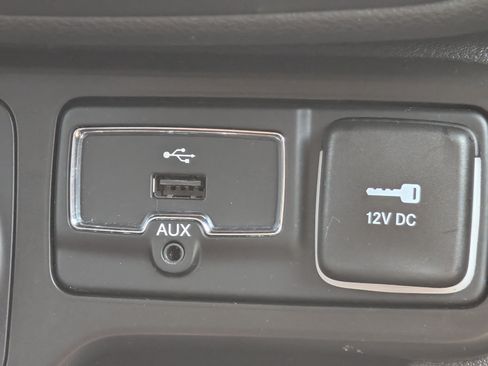 Used 2022 Jeep Renegade Trailhawk AWD/4WD image 32