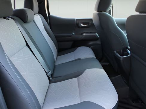 Used 2023 Toyota Tacoma TRD Sport w/ Technology Package image 22