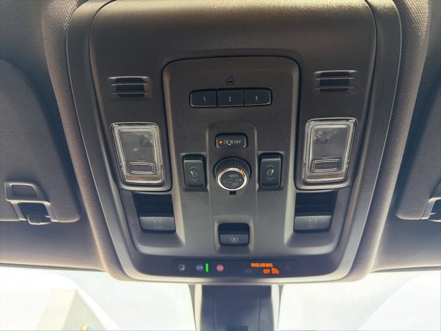 Used 2022 GMC Yukon XL Denali AWD/4WD image 26