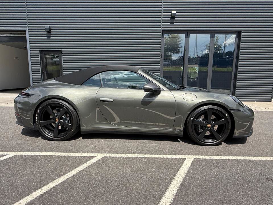 Certified 2026 Porsche 911 Carrera T RWD image 8