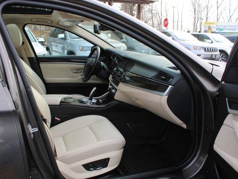 Used 2011 BMW 535i xDrive Sedan image 30