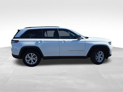 Used 2023 Jeep Grand Cherokee Limited AWD/4WD image 9
