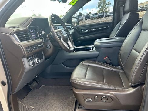Used 2021 GMC Yukon Denali w/ Advanced Technology Package AWD/4WD image 21
