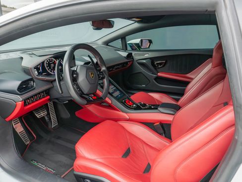 Used 2020 Lamborghini Huracan EVO image 10