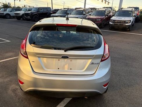 Used 2016 Ford Fiesta SE w/ Cold Weather Package FWD image 4