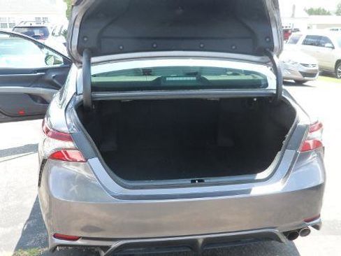 Used 2022 Toyota Camry SE image 18