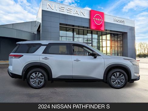 Certified 2024 Nissan Pathfinder S image 6