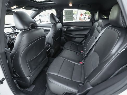 Certified 2023 INFINITI QX55 Essential image 32