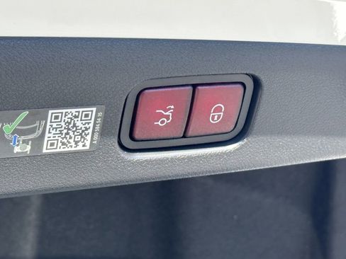 Certified 2025 Mercedes-Benz E 350 4MATIC Sedan image 22