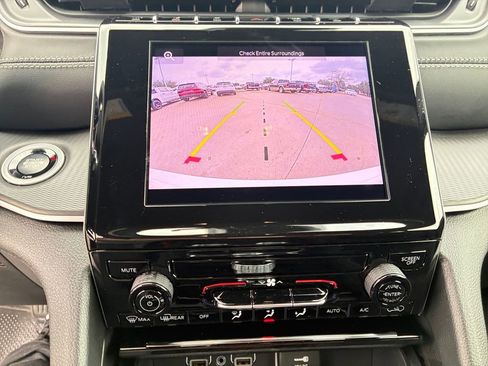 New 2025 Jeep Grand Cherokee Laredo X RWD image 9