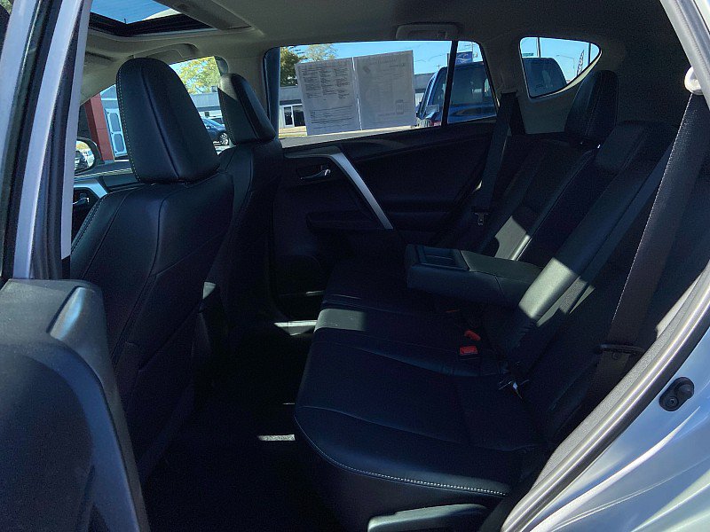 Used 2014 Toyota RAV4 Limited w/ Technology Package AWD/4WD image 9