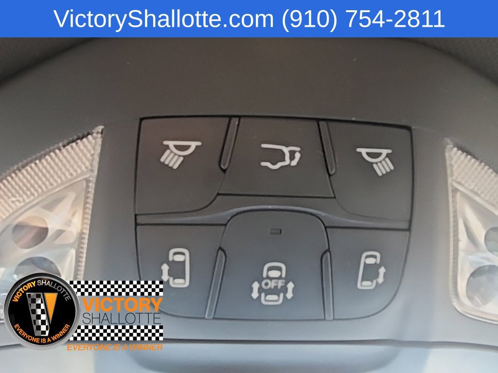 Used 2025 Chrysler Pacifica Limited FWD image 40