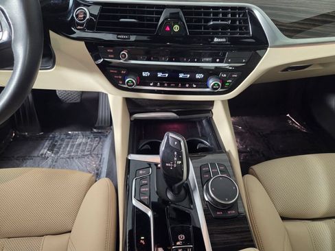 Used 2023 BMW 530i w/ Convenience Package RWD image 12