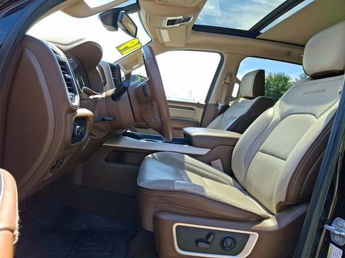 Used 2019 RAM 1500 Laramie AWD/4WD image 13