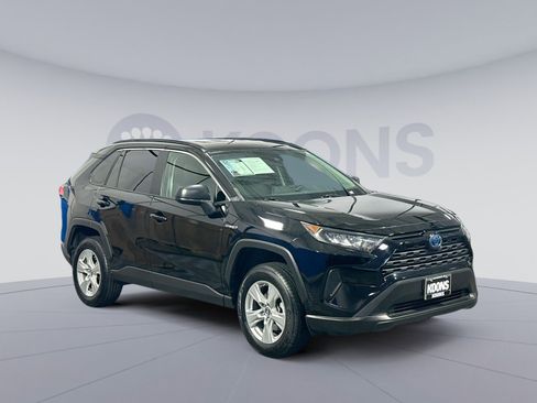 Used 2020 Toyota RAV4 LE image 10