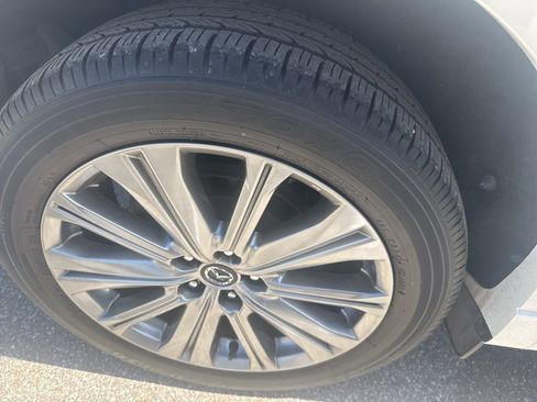 Used 2023 MAZDA CX-5 Signature image 12