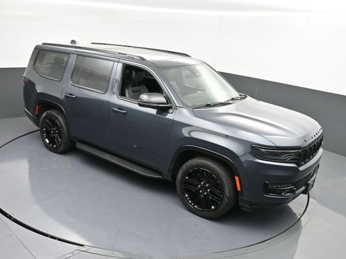 Used 2023 Jeep Wagoneer Series II image 30