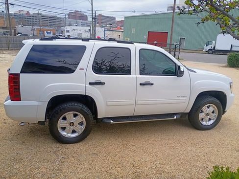 Used 2014 Chevrolet Tahoe LT w/ Suspension Package, Off-Road image 13